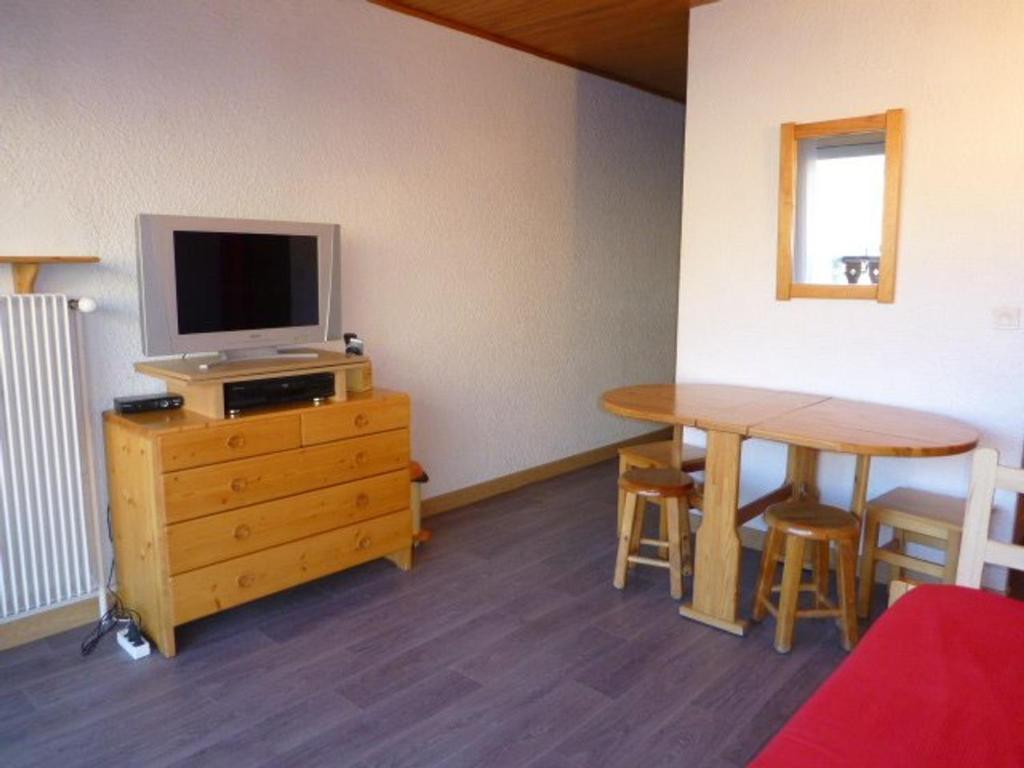 Studio pour 4 pers avec balcon, TV, cuisine équipée, à 50m des pistes - Alpe d'Huez - FR-1-405-101 - 3