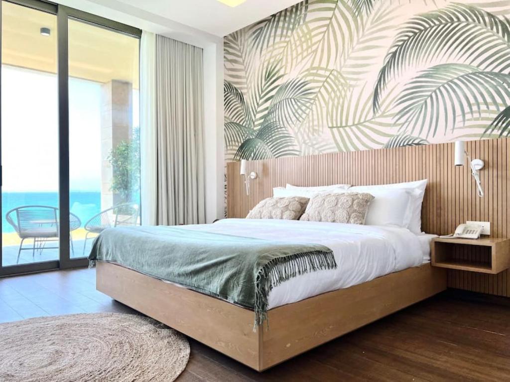 Wild Areca Beachfront Exotic Room in Batroun, Fghāl