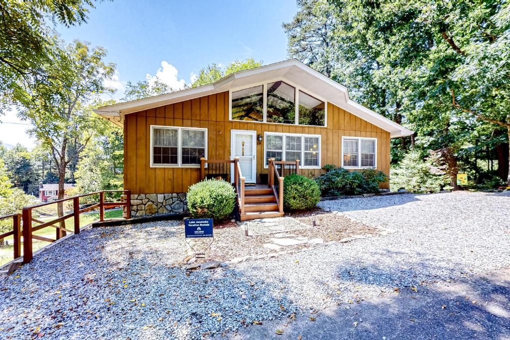 The B's Nest, Lake Junaluska