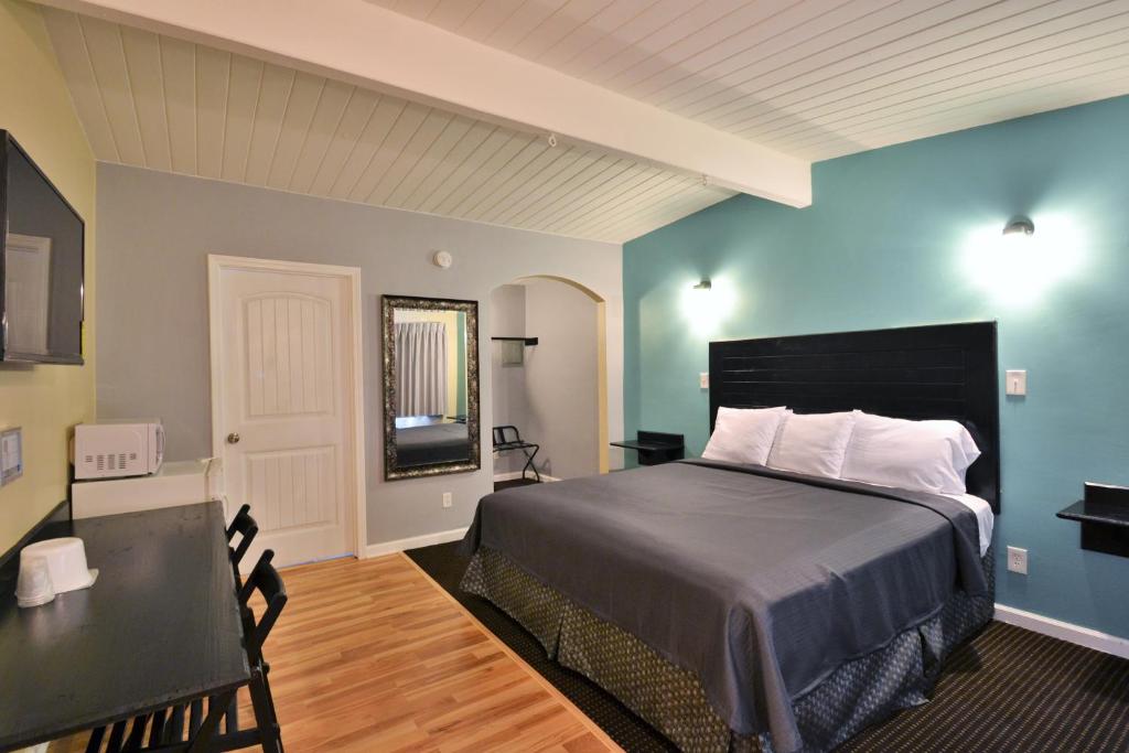 Lodge at 32nd