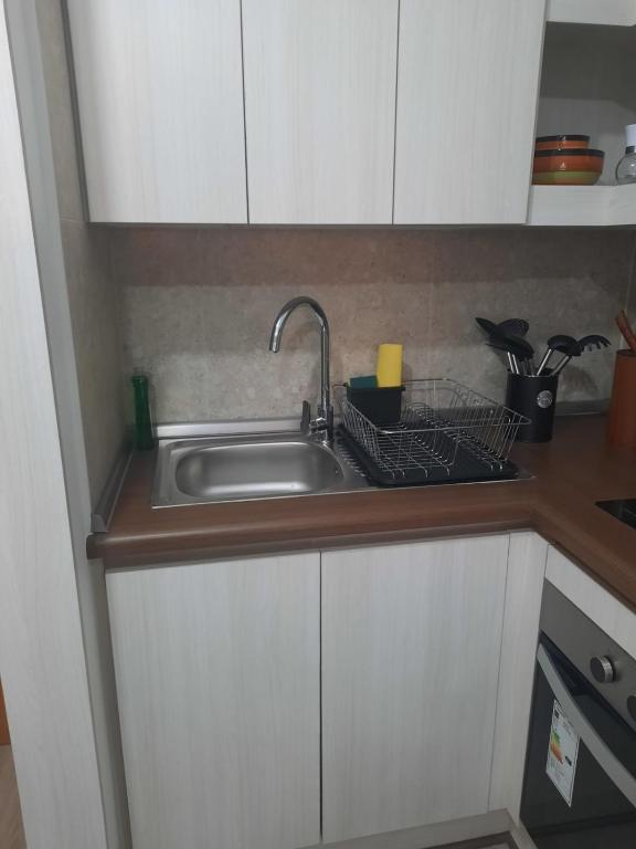 Acogedor Departamento Central con Piscina, Estacionamiento Privado y Más - 5