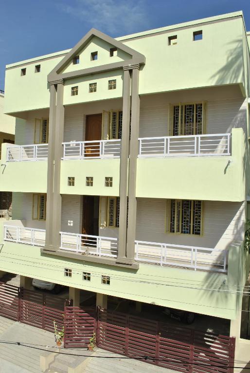 Vijayamcy Service Apartments Porur