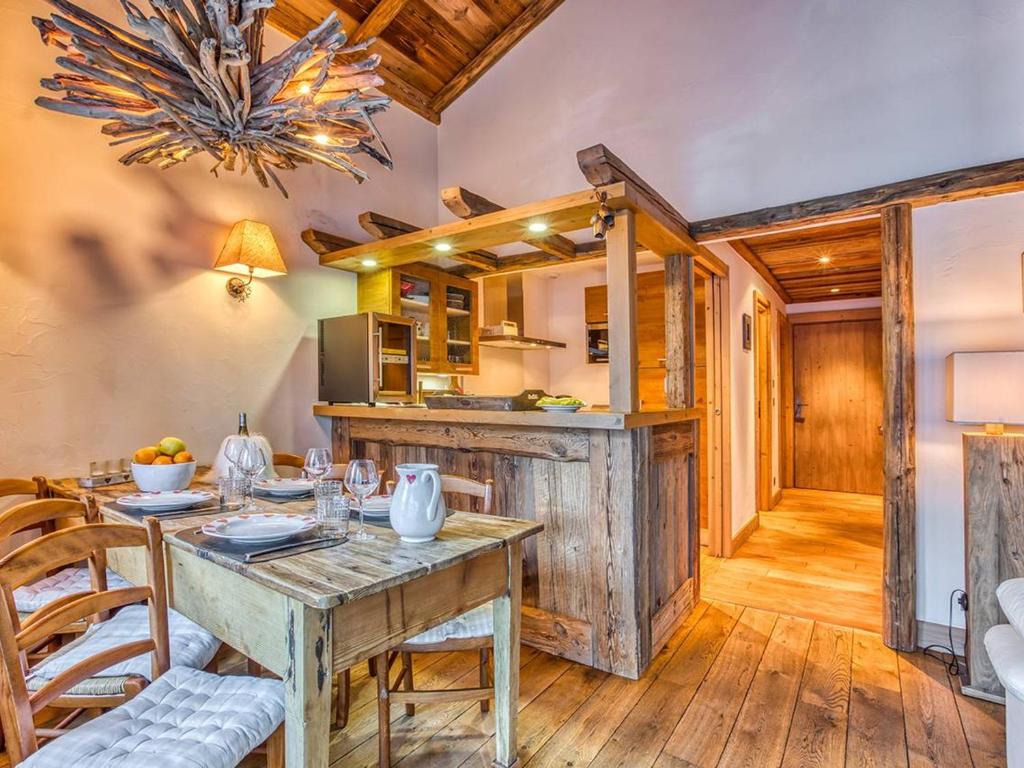Charmant appartement au cœur de Courchevel 1850, 73m², 4 pers, proche pistes, balcon, hammam, WiFi - FR-1-631-164 - 4