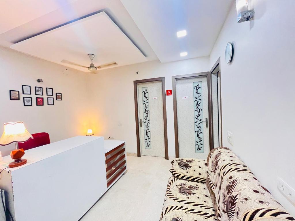 フロント・ロビー