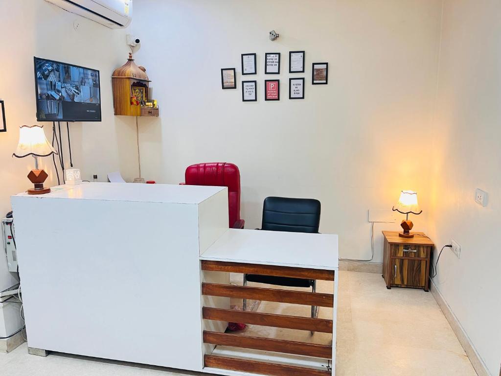 フラッグシップ キングス ステイ ニア M2K シネマズ ロヒニ (Flagship Kings Stay Near M2k Cinemas Rohini) フロント・ロビー