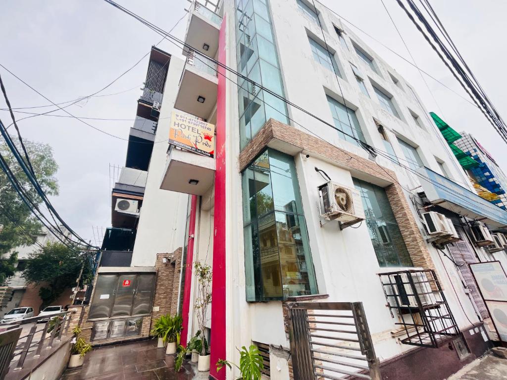 フラッグシップ キングス ステイ ニア M2K シネマズ ロヒニ (Flagship Kings Stay Near M2k Cinemas Rohini) 外観