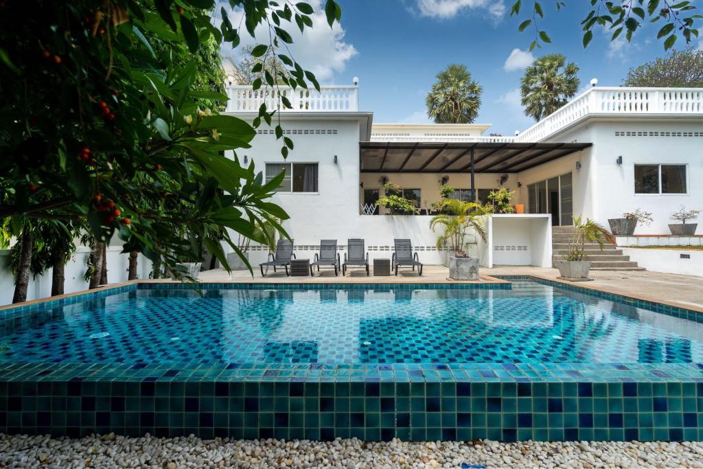 Grand 5BR Pool Villa Sea la Vie - Room image