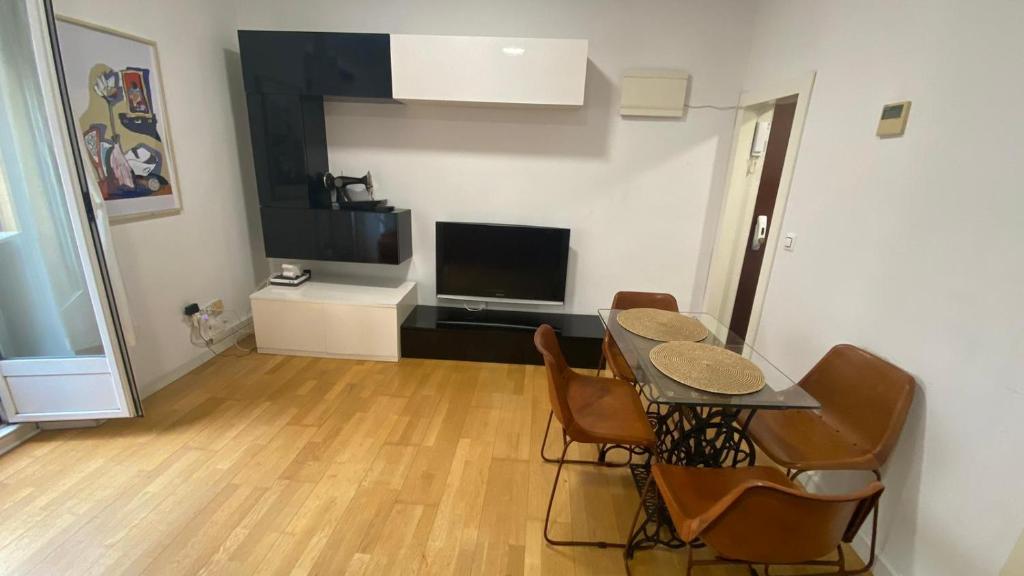 Comfortable flat in Paseo del Prado Atocha-ALMD8 - 4