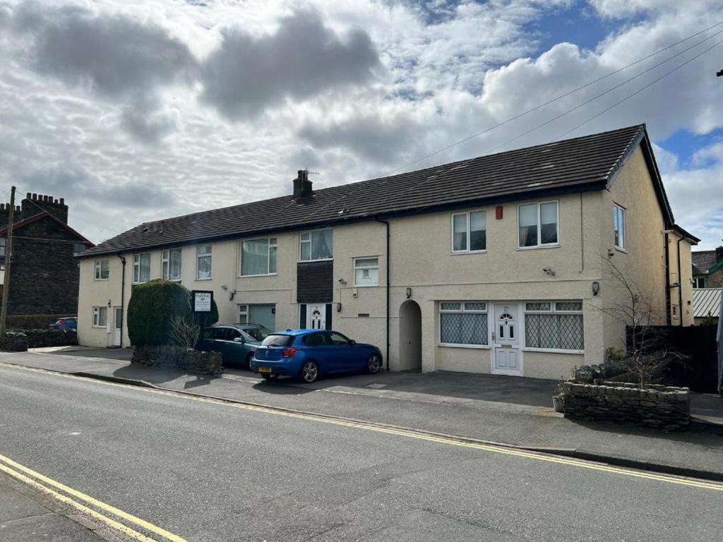 Exterior view, Oakdene Apartments in Windermere