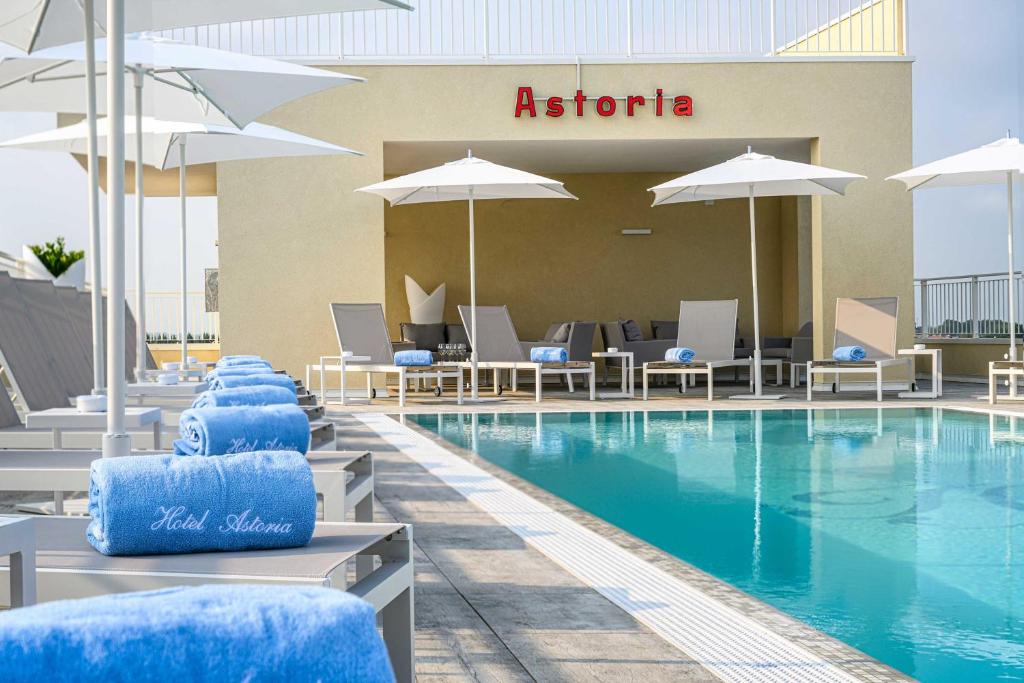 Hotel Astoria — Basen in Bibione, Wenecja Euganejska