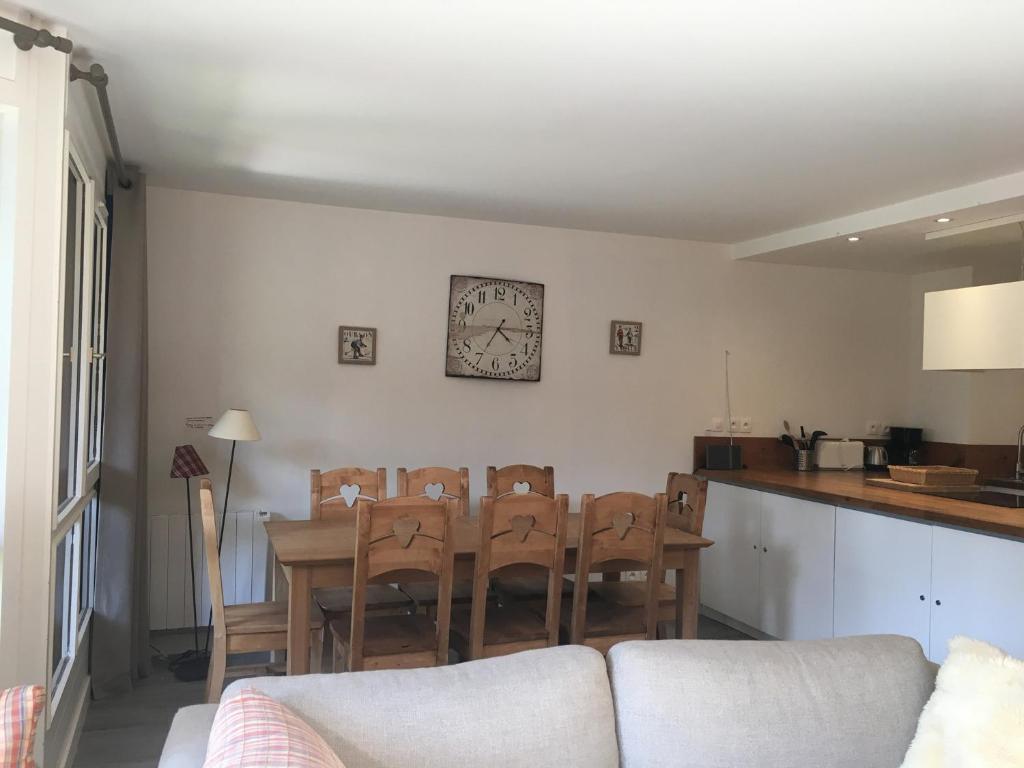 Appartement spacieux 4 pièces au centre station avec balcon pour 8 personnes - FR-1-346-400 - 3