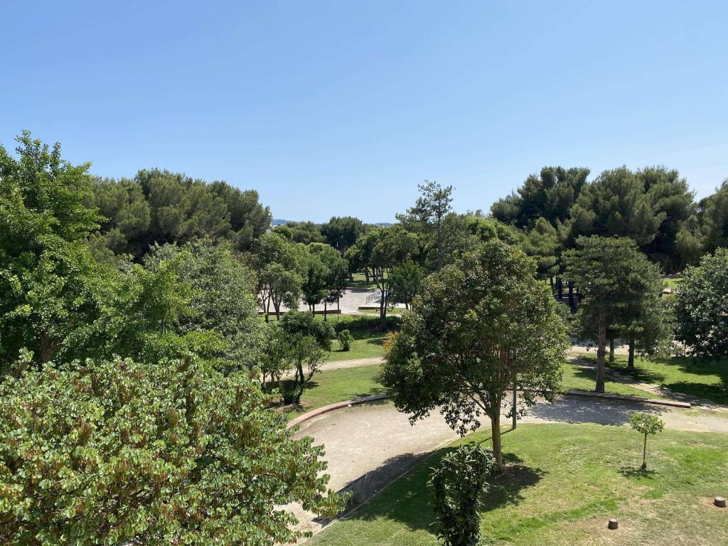Studio lumineux avec balcon, wifi, clim, proximité parc - FR-1-553-227 - 2