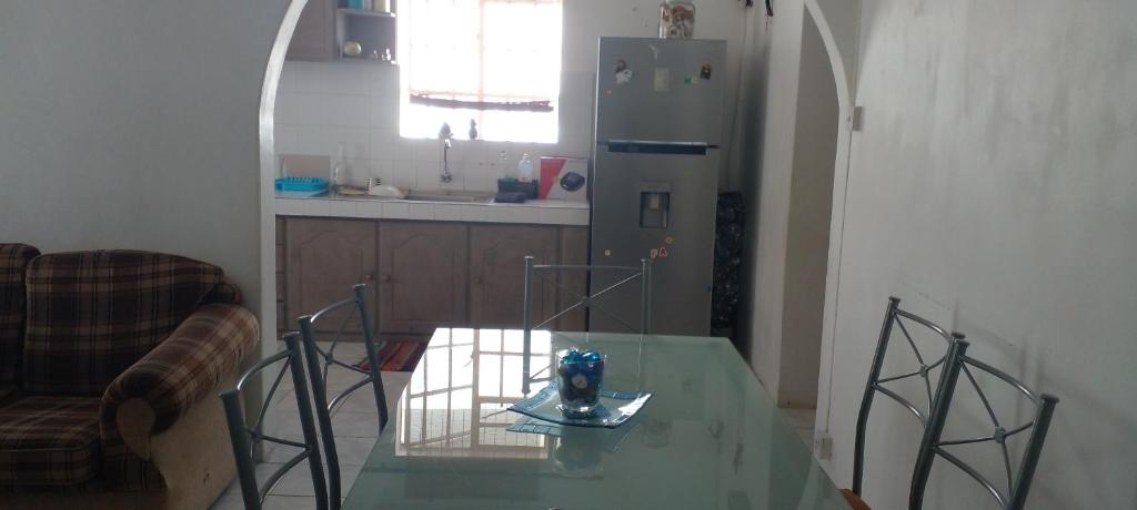 White house, Flic-en-Flac