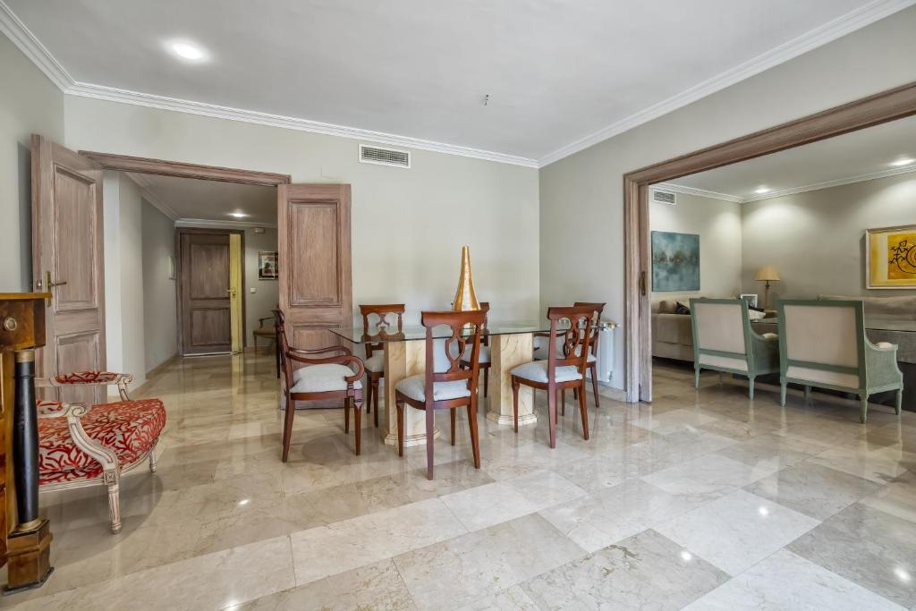 Apartamento Los Tilos & Parking & Piscina - 5