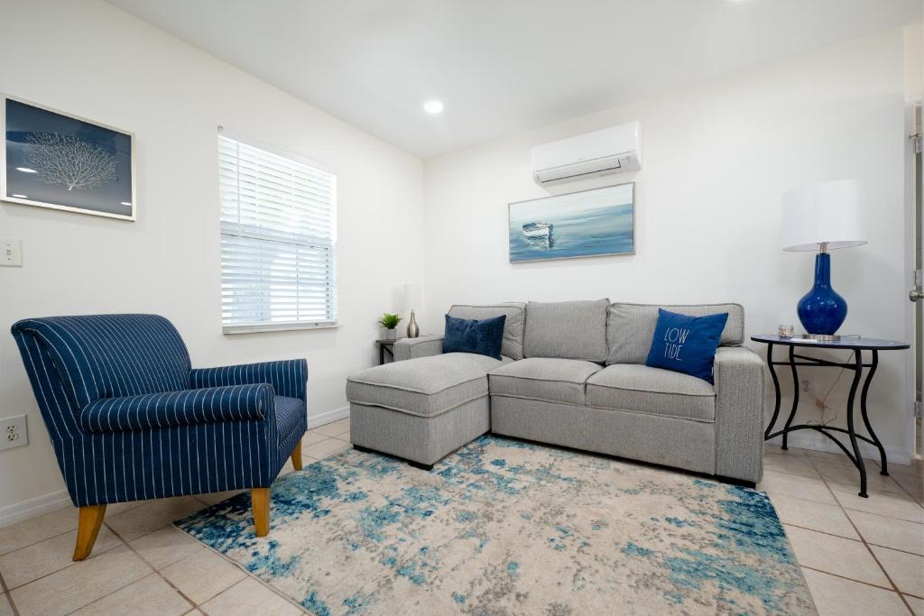 Cozy and Comfortable One Bedroom Efficiency! 5 Blocks to the Beach!, Jacksonville Beach