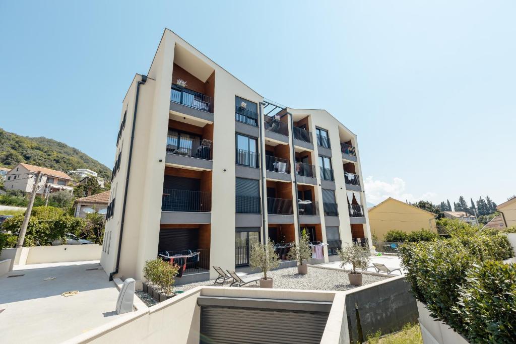Pool résidence apartment Tivat - 4