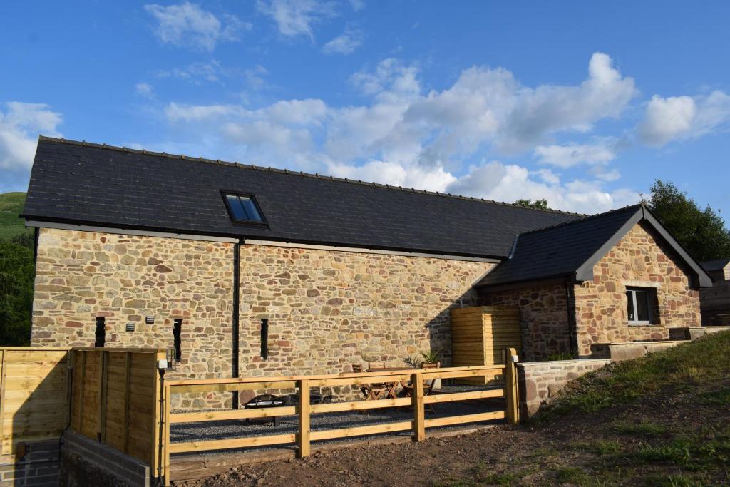 Cowshed in the Black Mountains photo 7