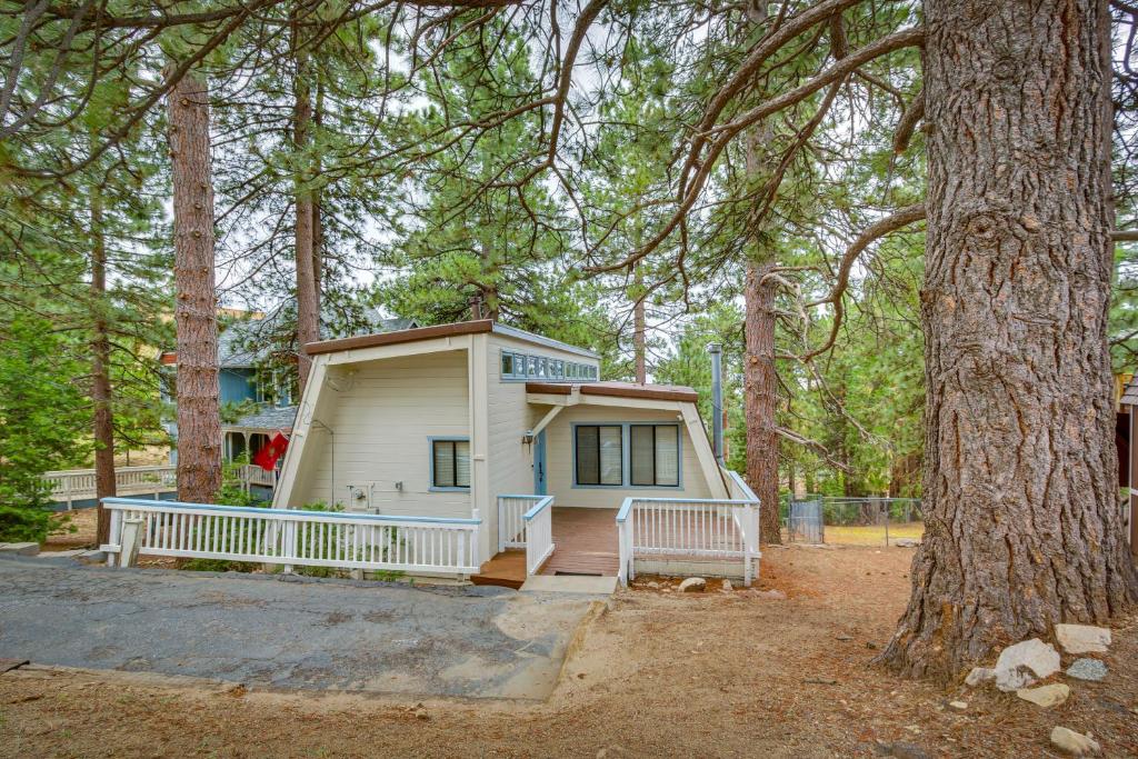 The Abby Cabin Restful Running Springs Retreat!, Running Springs