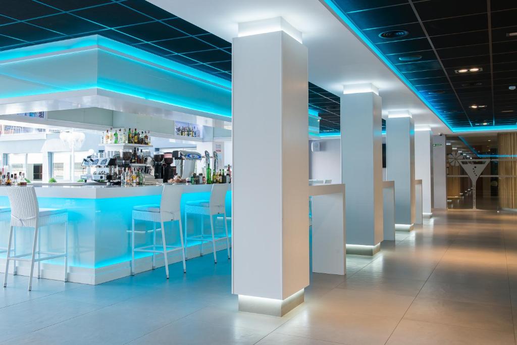 Hotel Melina — Restaurant & bars in Benidorm, Valencian Community