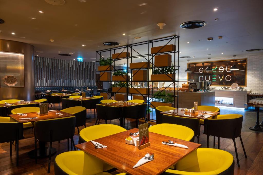 Premier Inn Dubai Al Jaddaf - An Emirates Group Company — Restaurant & bars in Dubai