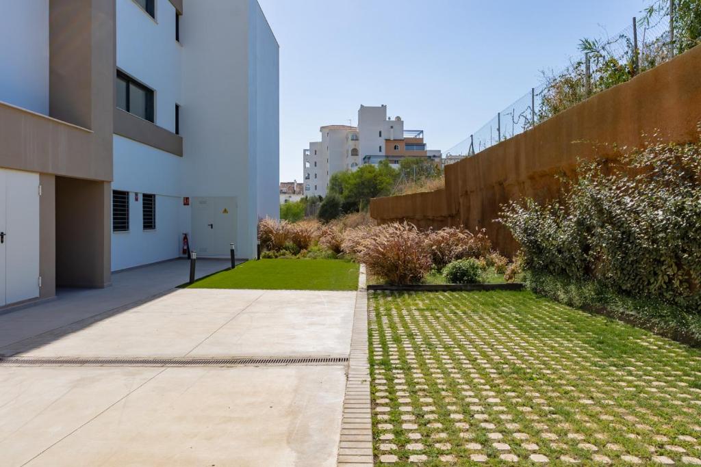 Bright and Stunning 2 bed Apartment in Southbay - RDR530 - 4