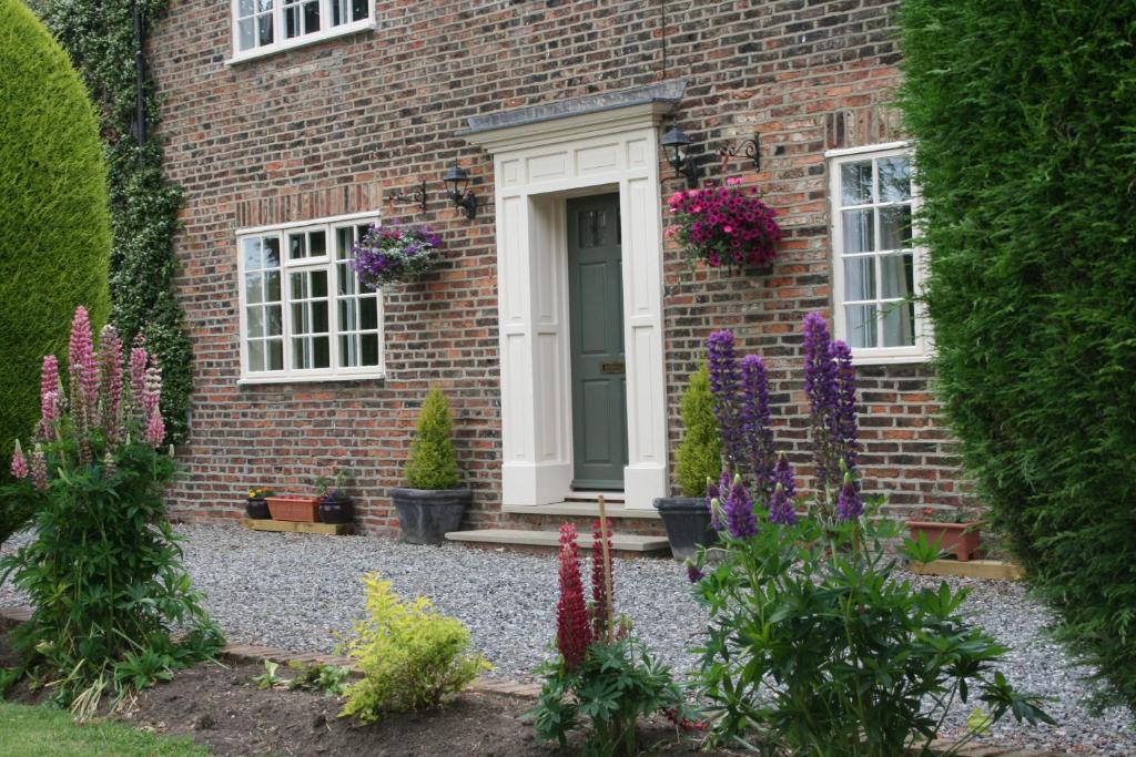 The Manor Guest House photo