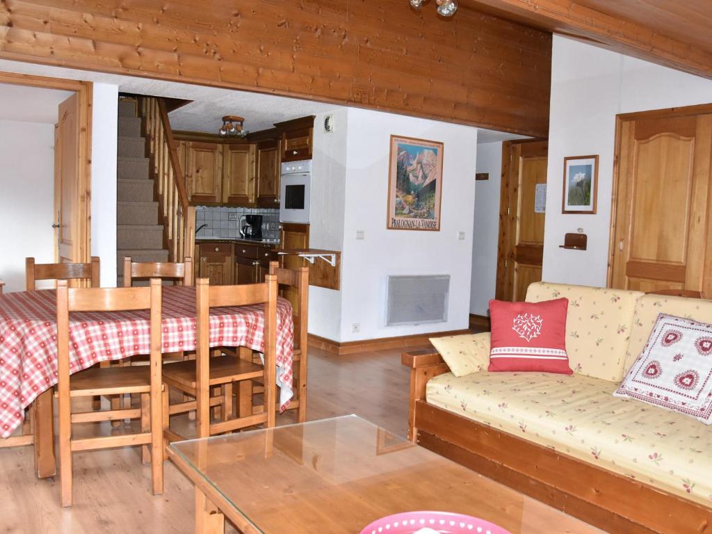 Grand duplex 6 personnes avec balcon dans les Alpes - FR-1-464-33 - 4