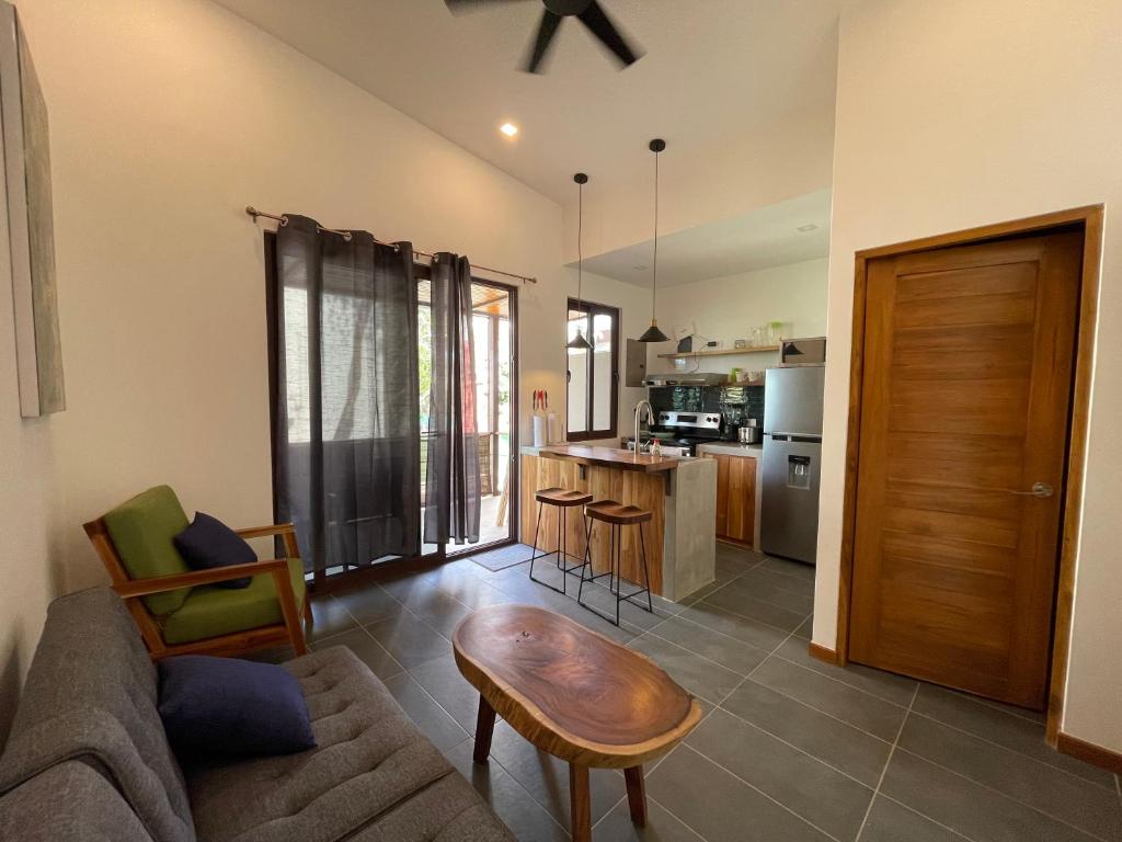 1Bedroom Apt wPool Walk to beach, Tamarindo