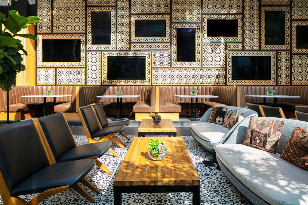 Bar/lounge