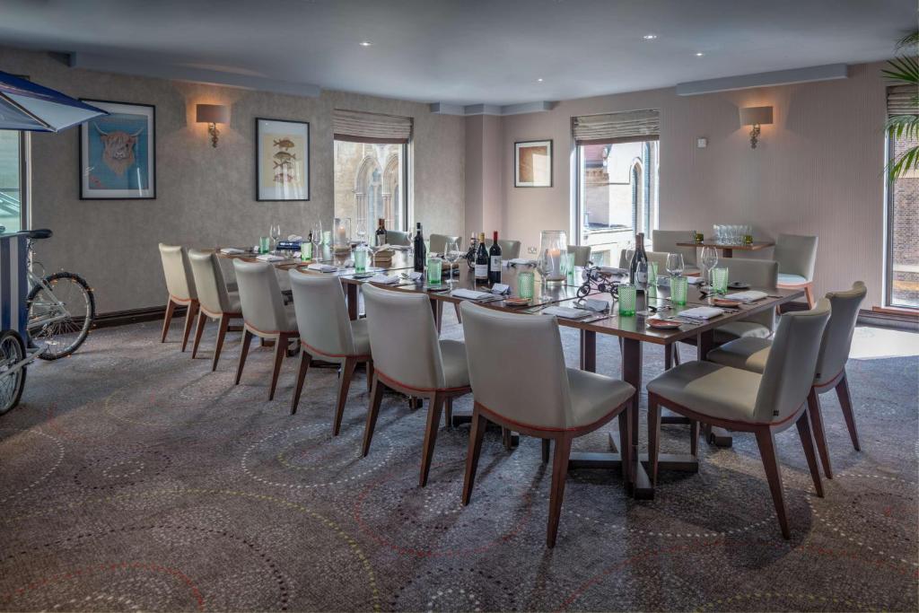 Tárgyalóterem/bálterem