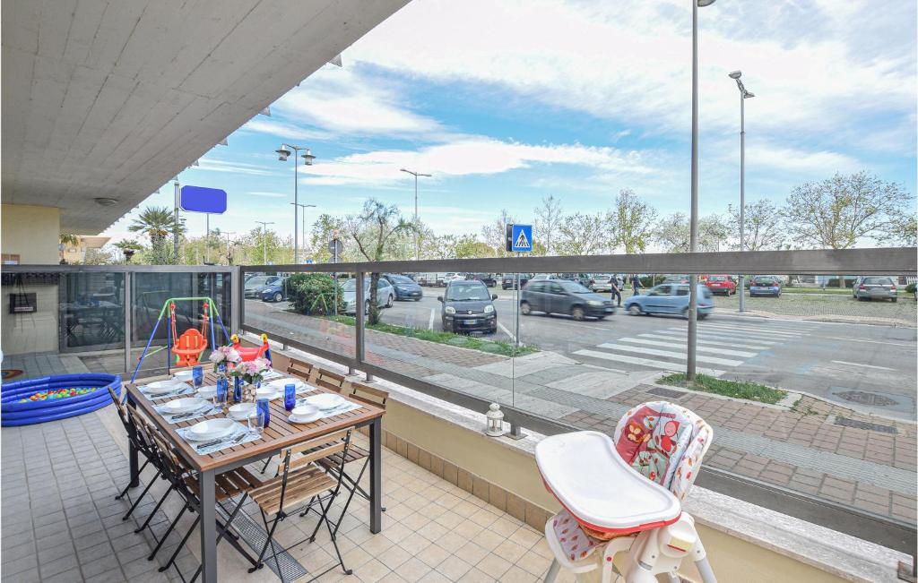 Beautiful Apartment In Pescara With Wifi - 1