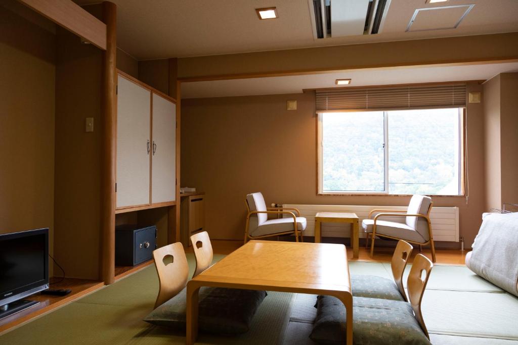 Hatagoya Jozankei Shoten