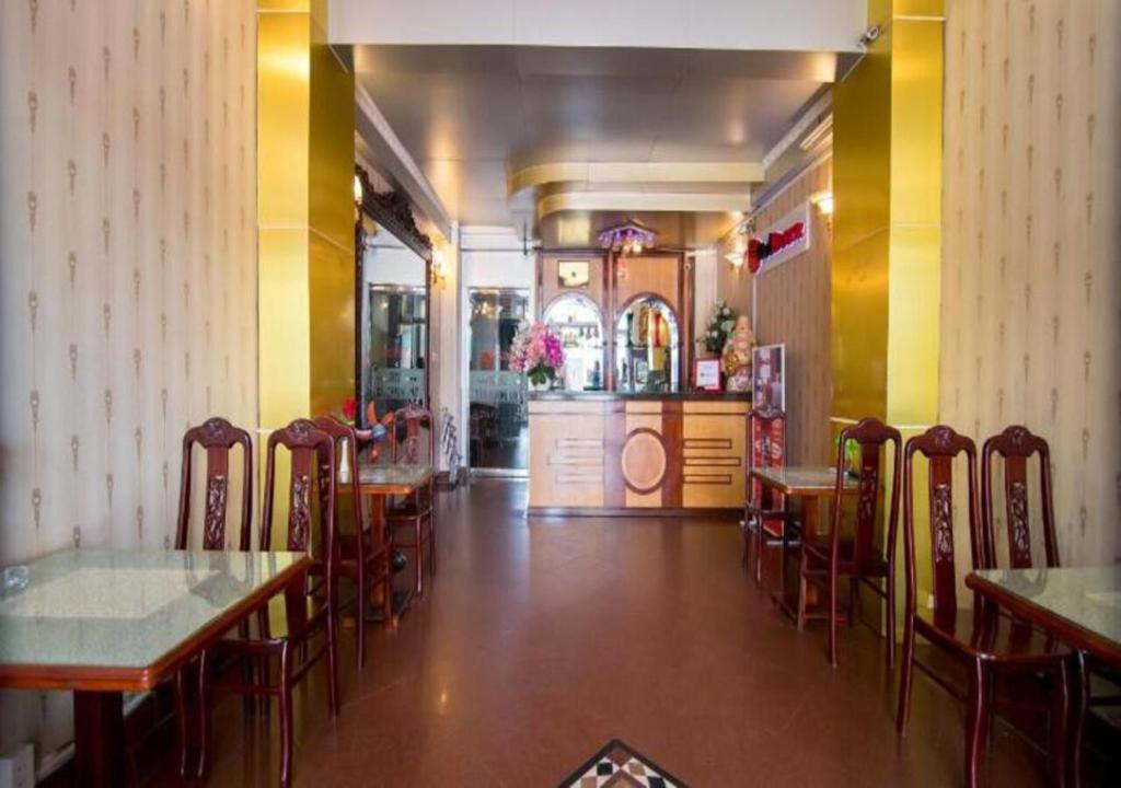 Khách sạn Tân Hoàng Long Nguyễn Văn Cừ