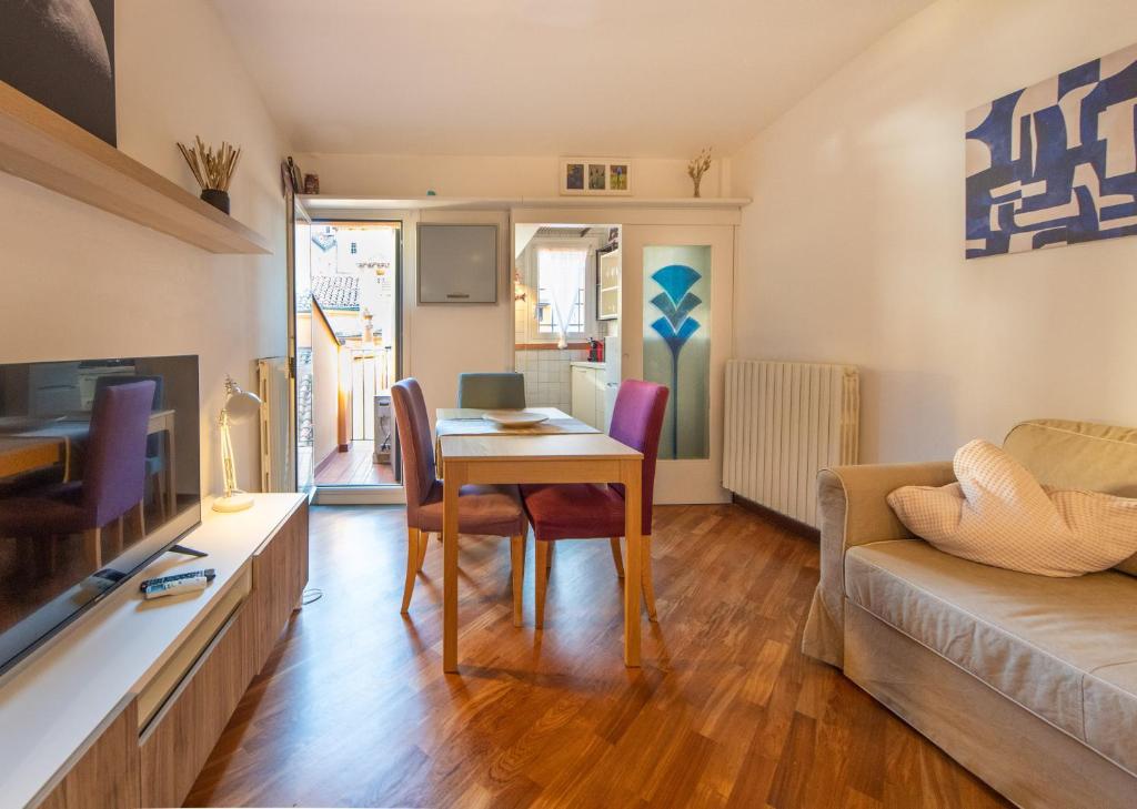 HouSmart Tovaglie 9 int. 6, Boloňa