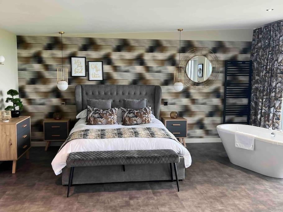 Loudoun Mains Luxury Lodge # 2
