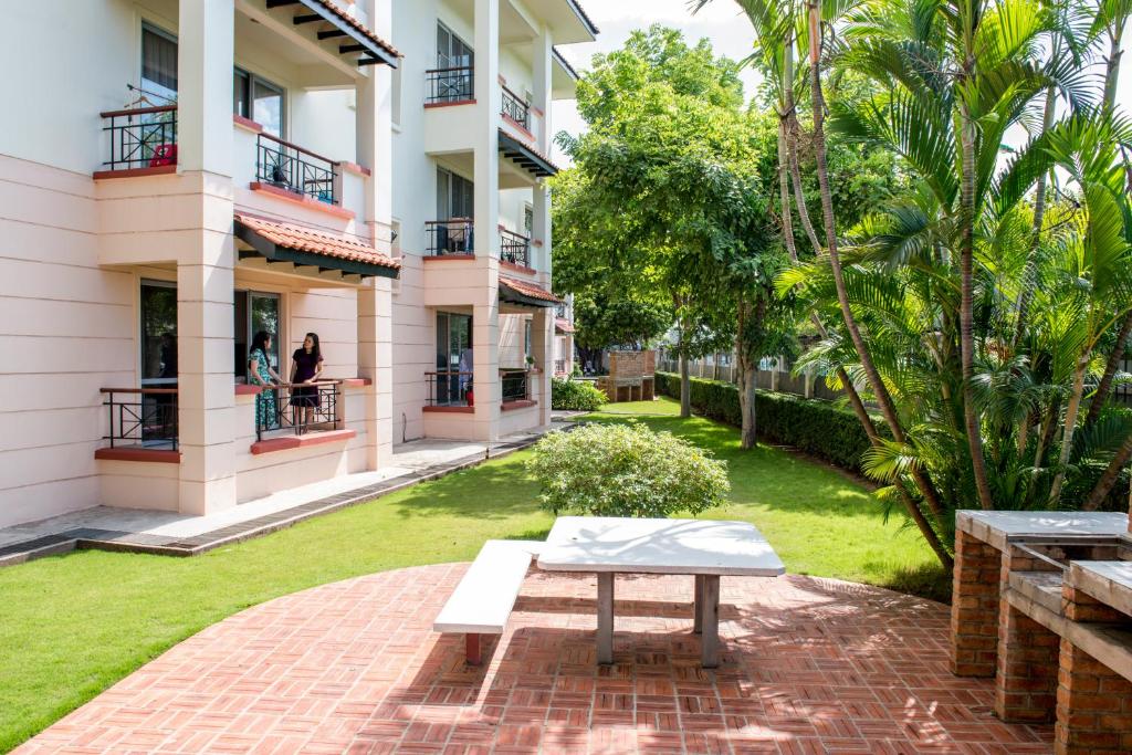 Garden, Diamond Westlake Suites in Hanoi