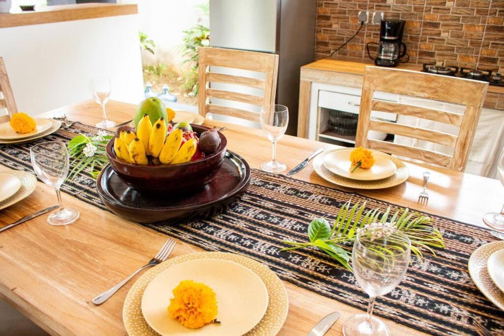 Lush tropical haven – 10 minute walk to Seminyak Beach