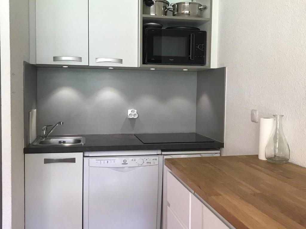 Appartement 5 personnes rénové, proche pistes et commerces, balcon sud, parking inclus - FR-1-181-2468 - 4