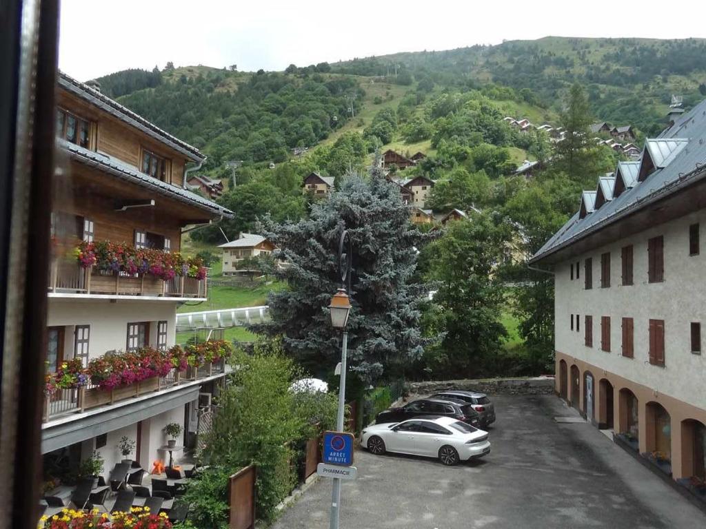 Studio cabine 4 pers, balcon, centre Valloire, proche télécabine, commerces et loisirs - FR-1-263-38 - 3