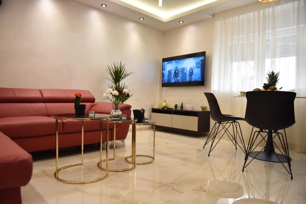 FINE STORY LUX apartment Belgrade - JACUZZI & WiFi & NETFLIX & Mini BAR - 1