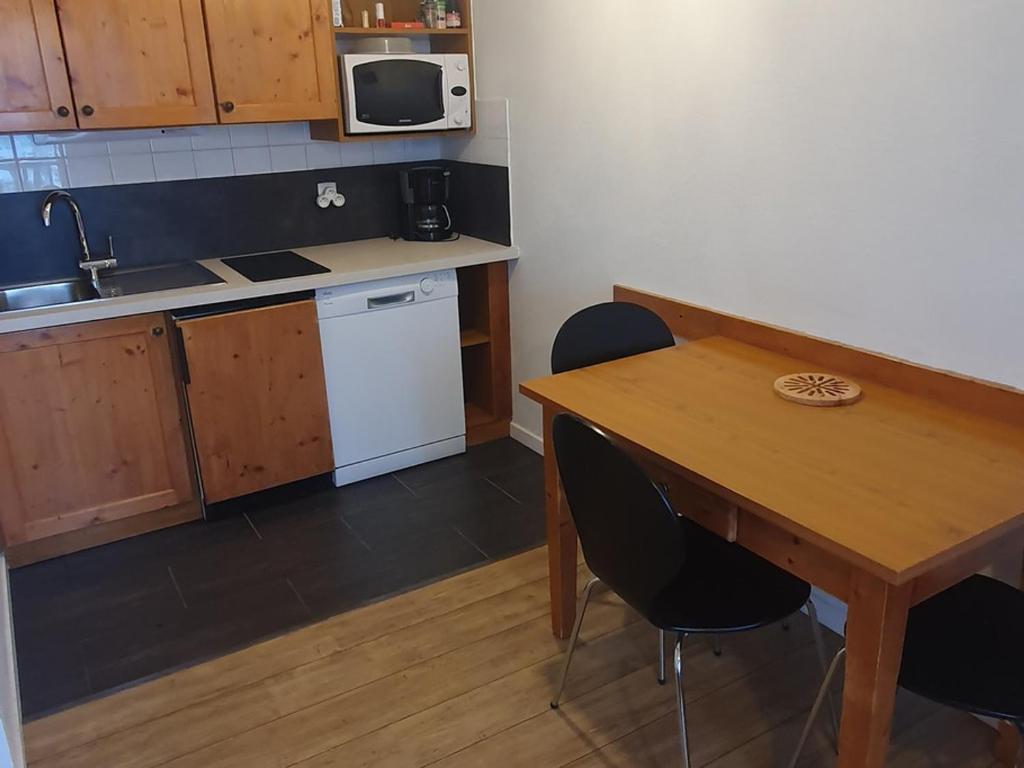 Appartement rénové 2 pièces pour 2-4 personnes, idéalement situé à Modane, accès direct aux pistes - FR-1-265-339 - 3