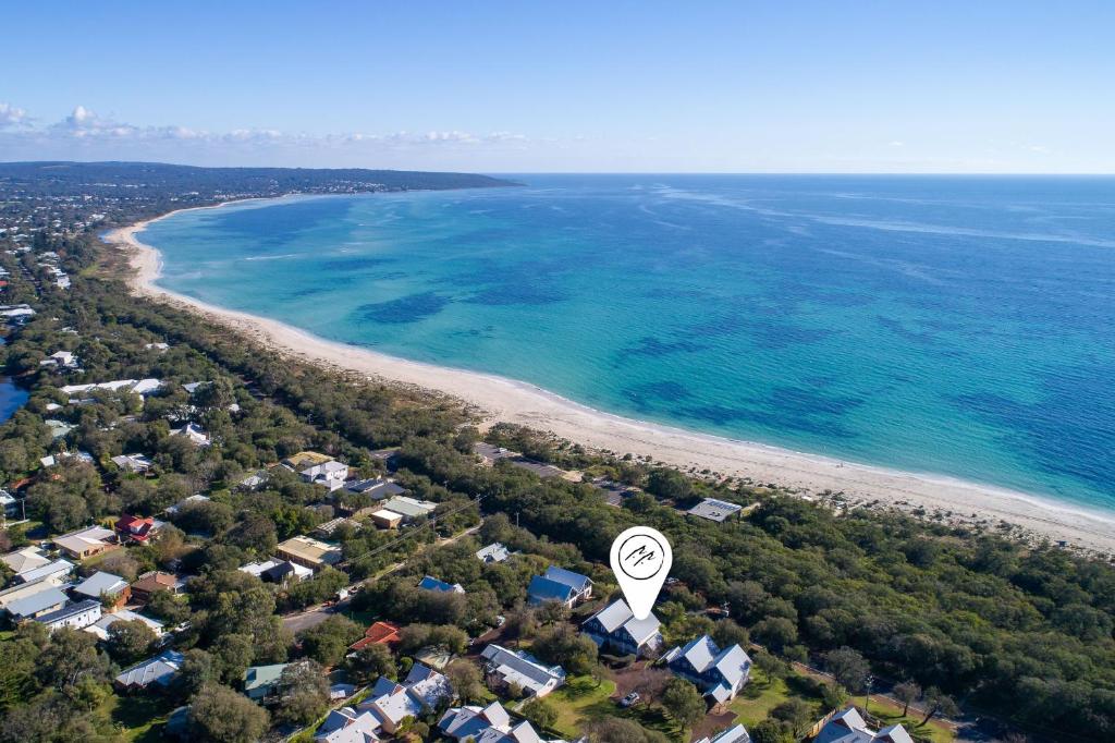 Whitesands Beach Villa I Private Properties, Quindalup