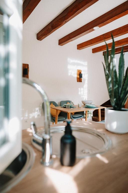 Appartement Residenz Bella Italia - Charmante Unterkunft im Herzen von Würzburg mit Balkon, Terrasse und Parkplatz im Innenhof! - 3
