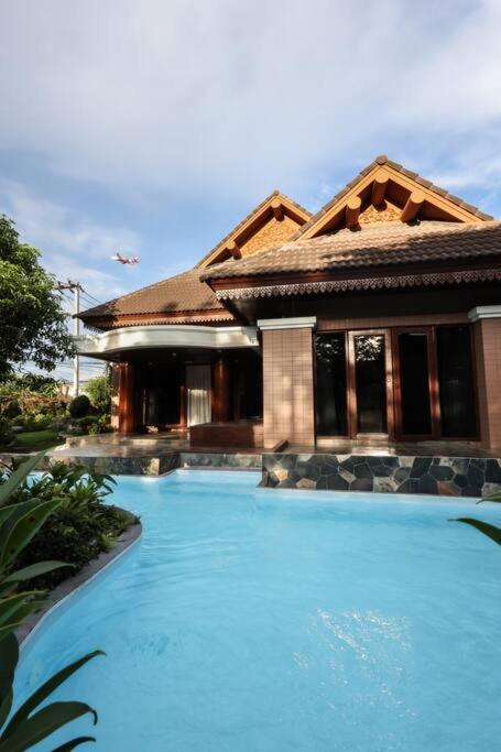 Chamber’ 64 private pool villa