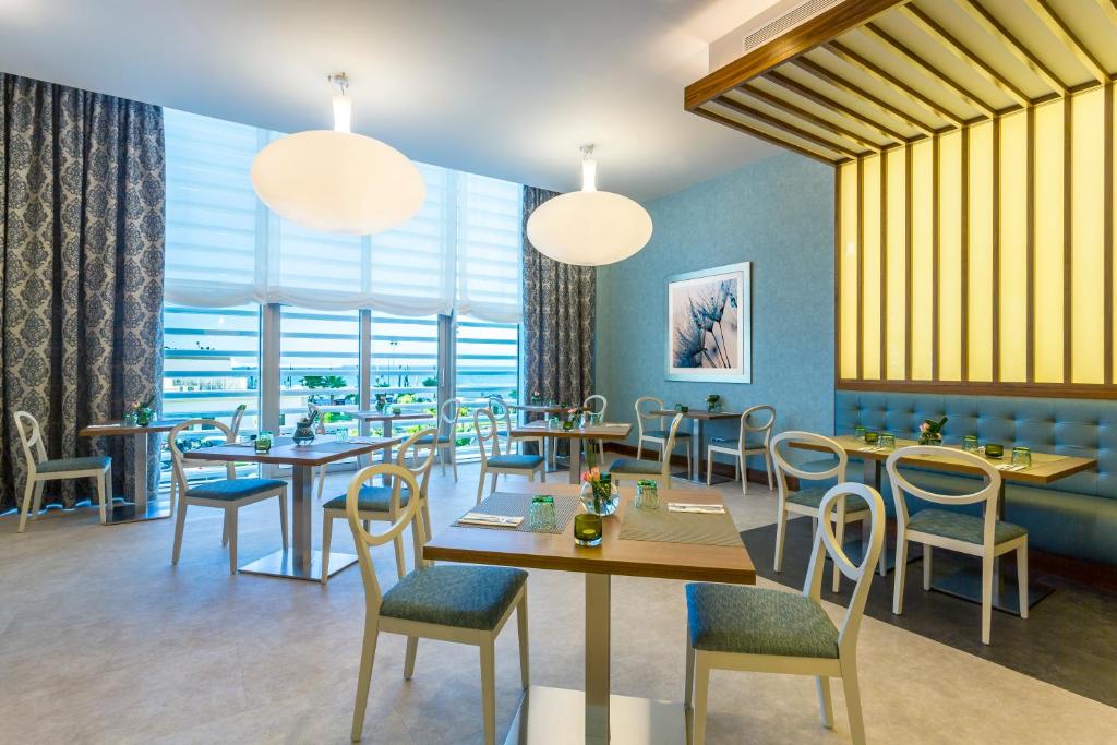 Restaurant, Hilton Garden Inn Tanger City Center in Tangier