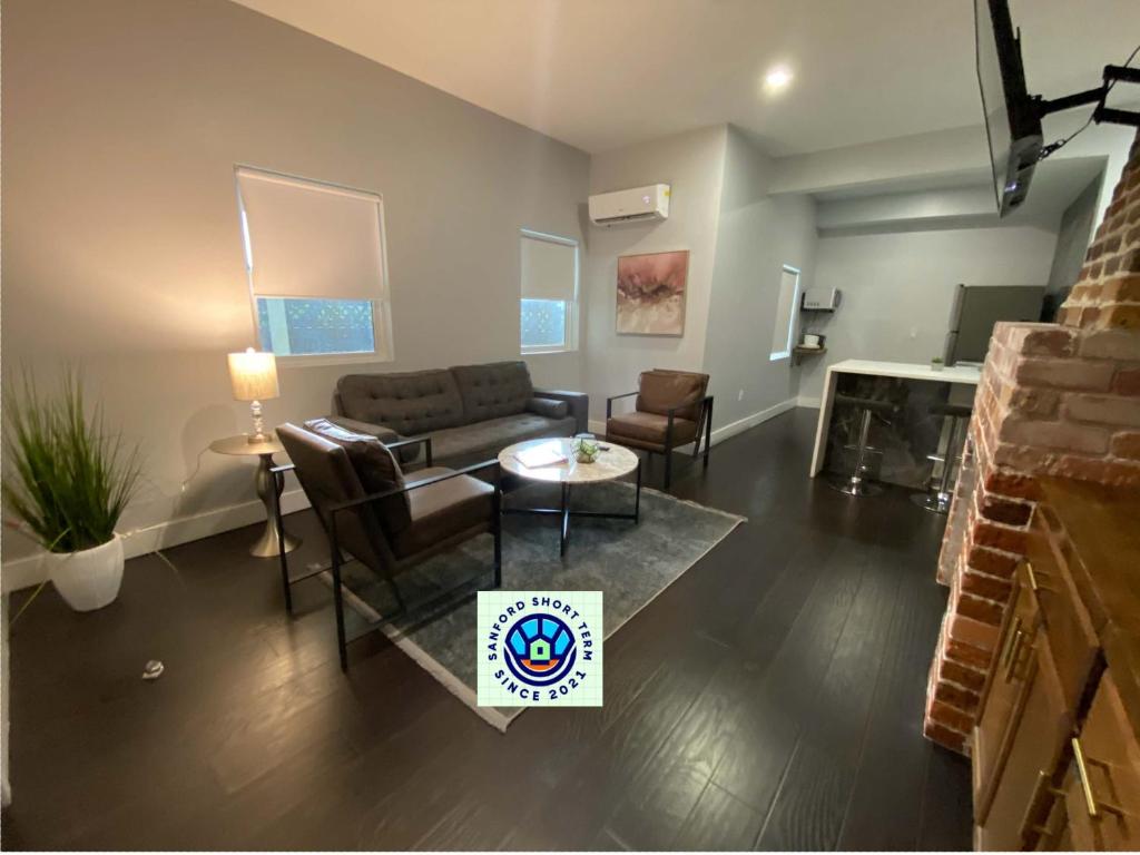 The Front Porch, Sanford