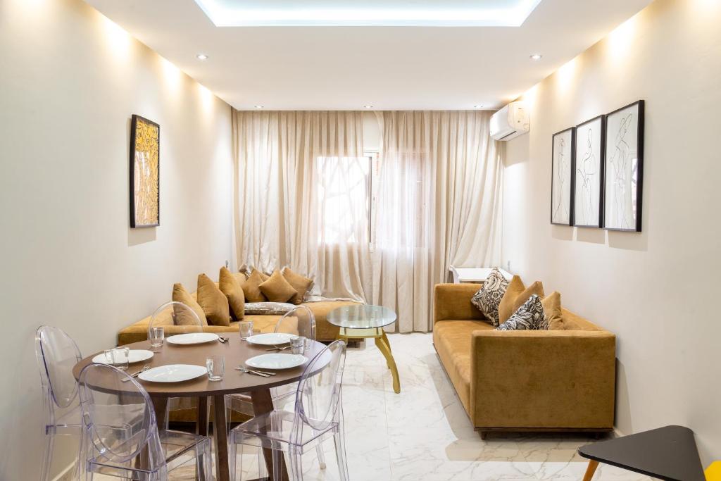 A Place To Call Home - Downtown, Marakéš