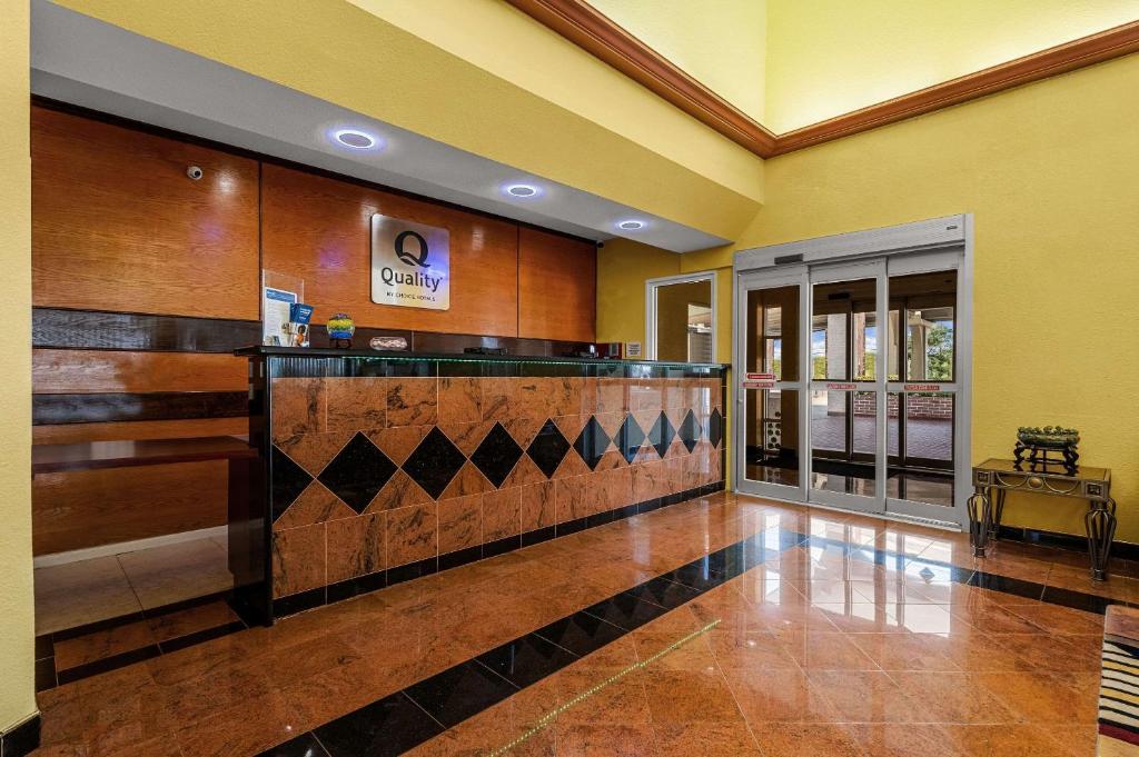 Lobby, Quality Inn & Suites in Houston (TX)