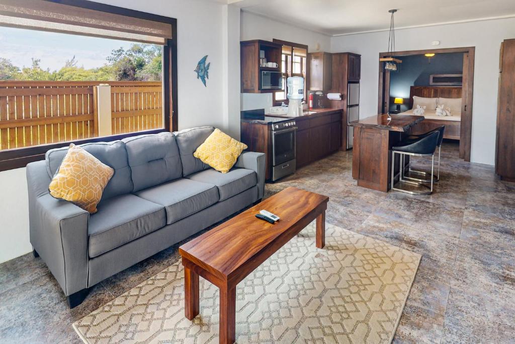 Suite 1 at Island Pearl Gold Standard Certified, Caye Caulker