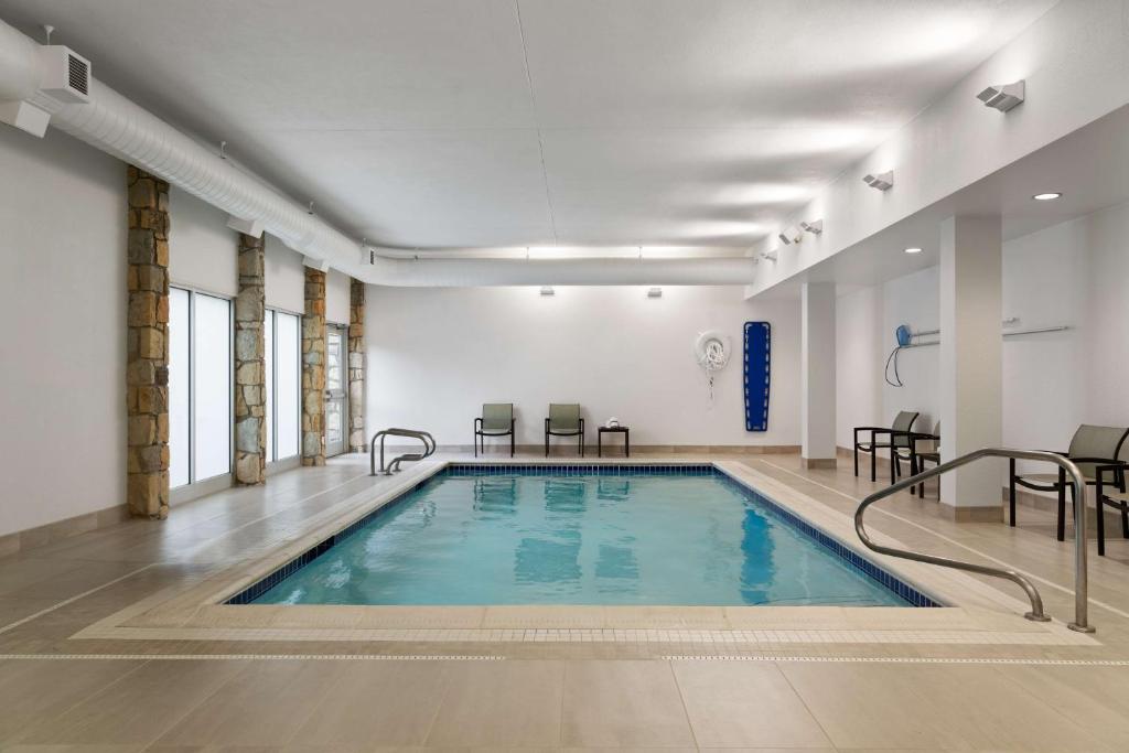 DoubleTree by Hilton Pittsburgh Airport, Moon Township